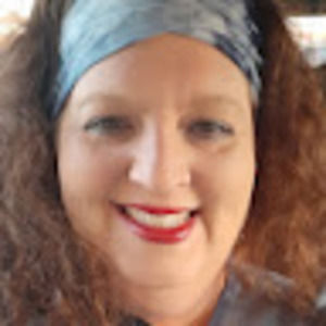 Meet your Posher, Holly